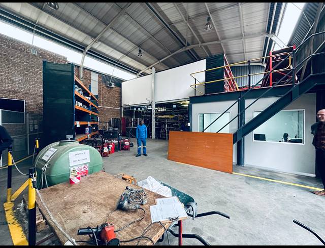 2,052M² WAREHOUSE FOR SALE IN PRINCESS AH